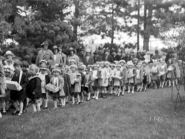 procession 1928 (6).jpg